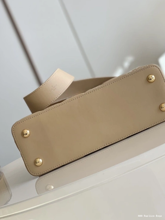 Aaa replica ru LOUIS CAPUCINES VUITTON MM 0717